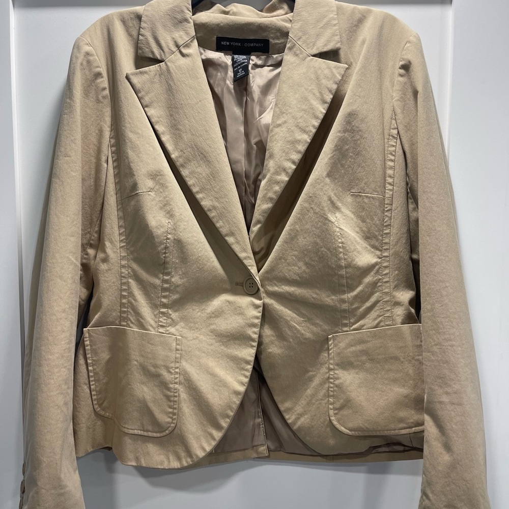 New York & Company Beige Women's Suit Jacket